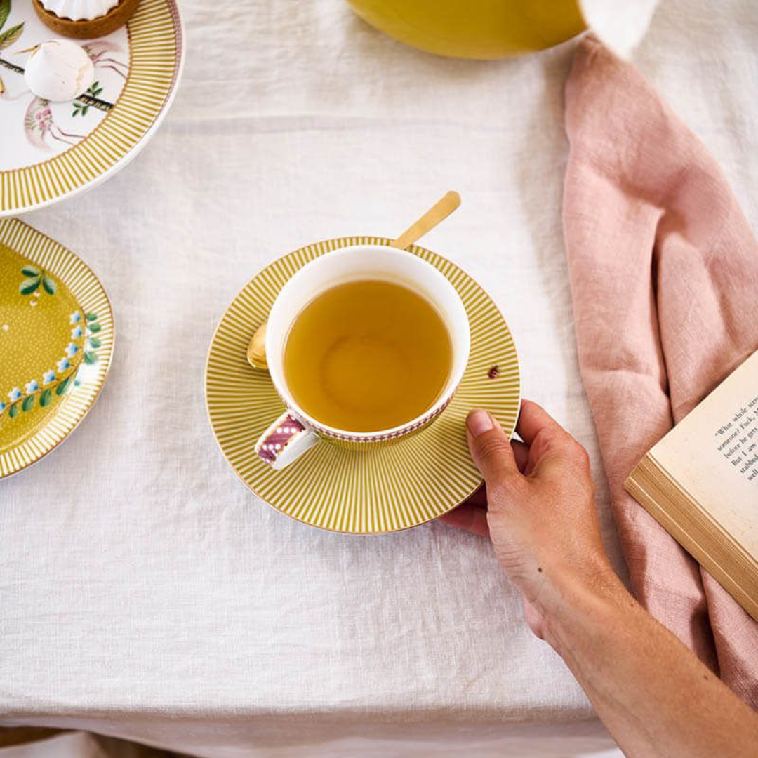 JUEGO DE DOS TAZAS Y PLATOS PARA CAPUCHINO AMARILLO LA MAJORELLE