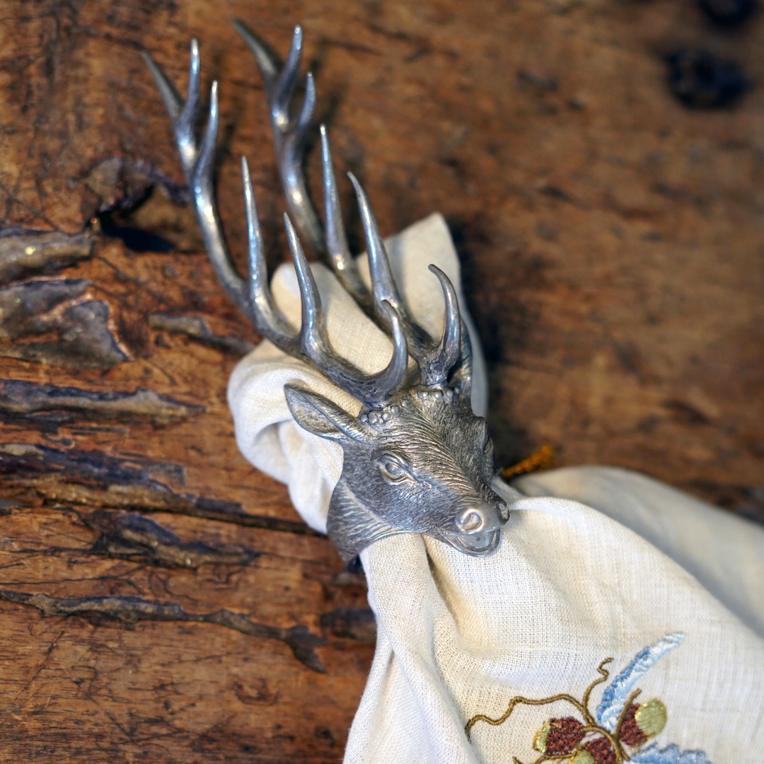 SERVILLETERO CON CABEZA DE ALCE